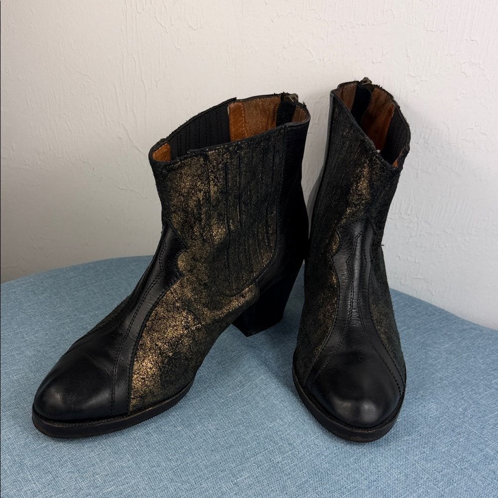 Febo Black & Gold Leather Ankle Boots Size 9 Block Heel Zip